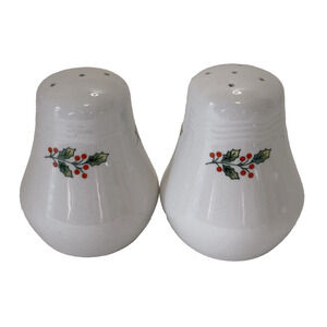 Gibson Christmas Holly & Berries Salt & Pepper Shakers 1980s Housewares VINTAGE